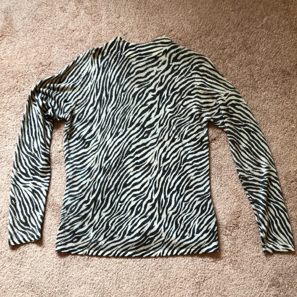 Animal print metallic black & gold silk-blend sweater - Picture 4 of 11